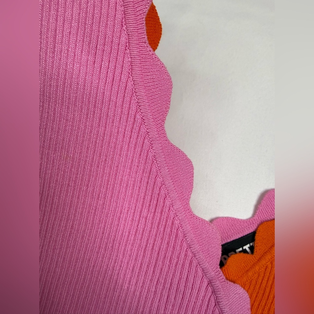 Colorblock Scalloped Ribbed Tank Top - Picture 5 of 12